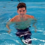 Gomez-in-acqua-e1382695425418.jpg