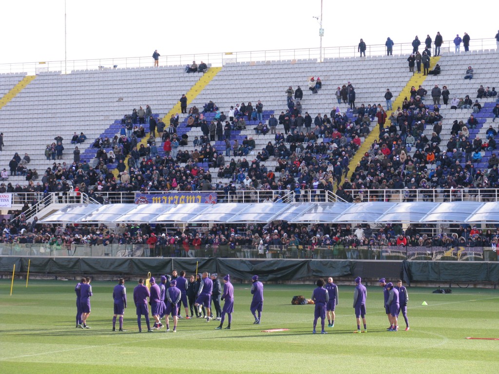 allenamento porte aperte tifosi gruppo squadra