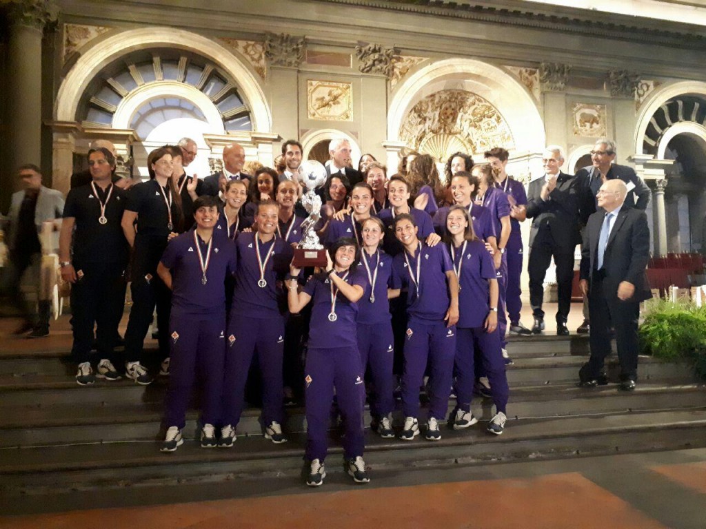 Fiorentina Women's con coppa