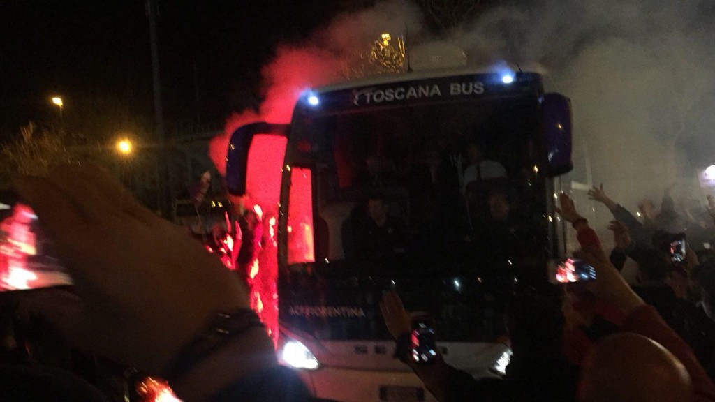 pullman Fiorentina ritorno vittorioso da Roma