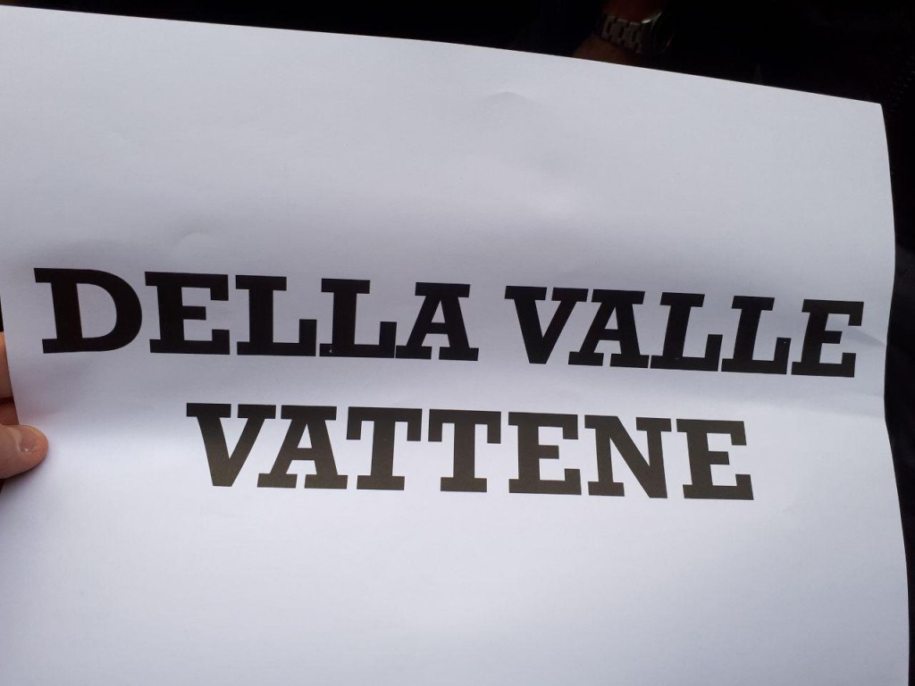 Volantino contro i Della Valle