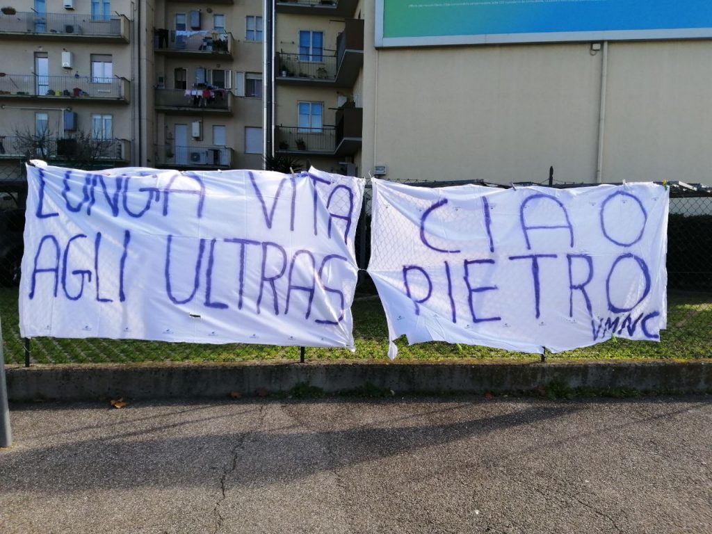 Striscione per Vuturo