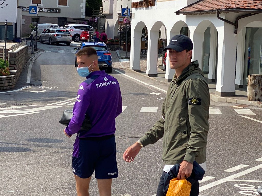 Vlahovic e Terzic a passeggio per Moena