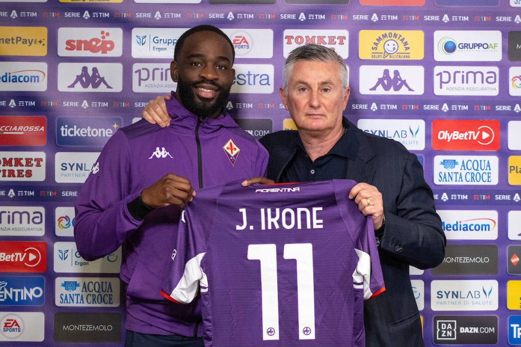 presentazione di  Jonathan Ikoné.