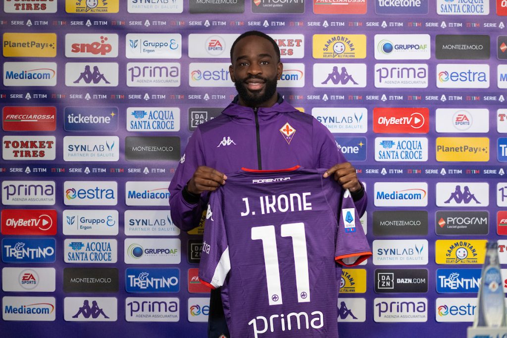 presentazione di  Jonathan Ikoné.