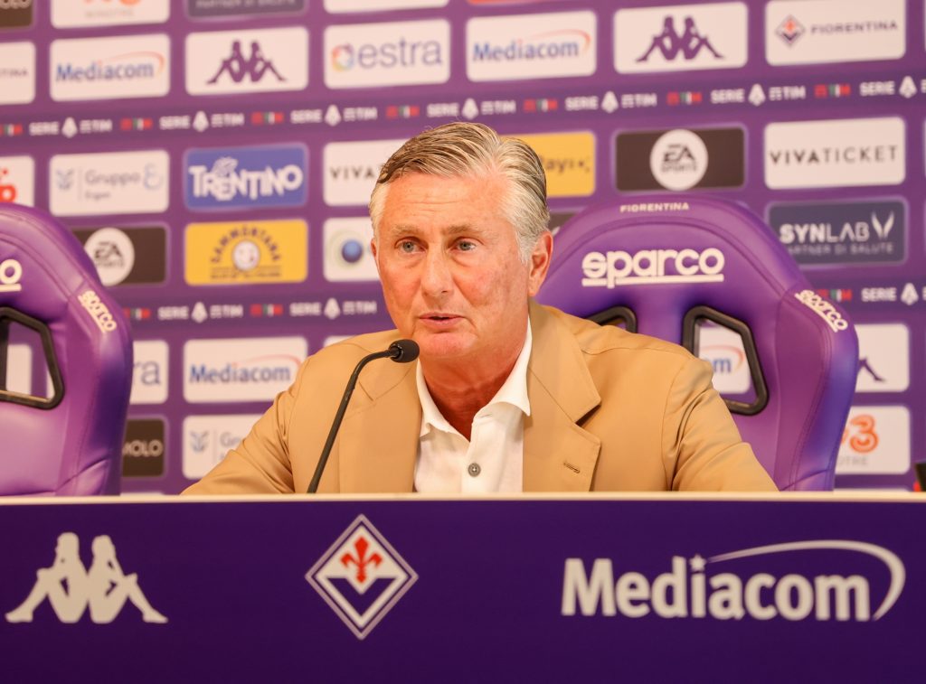 FIRENZE STADIO ARTEMIO FRANCHI PRESENTAZIONE DELNUOVO. GIOCATORE DELLA FIORENTINA DODO