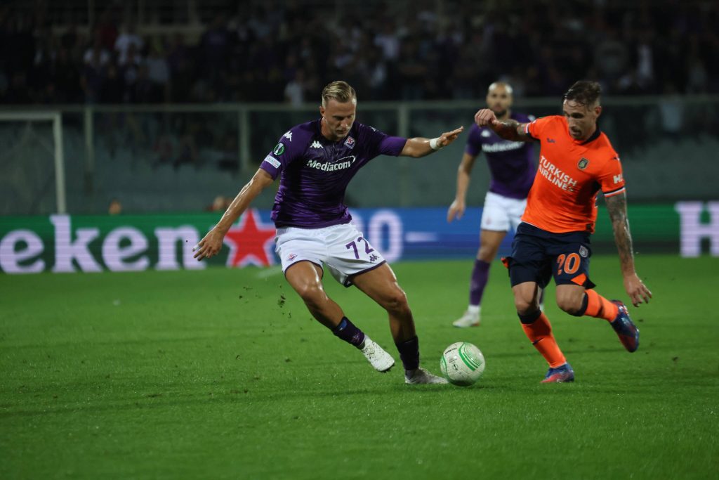 FIORENTINA  VS ISTAMBUL BASAKSEHIR