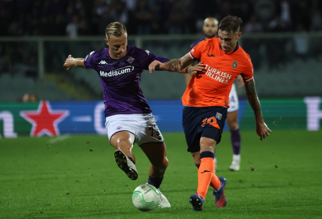 FIORENTINA  VS ISTAMBUL BASAKSEHIR