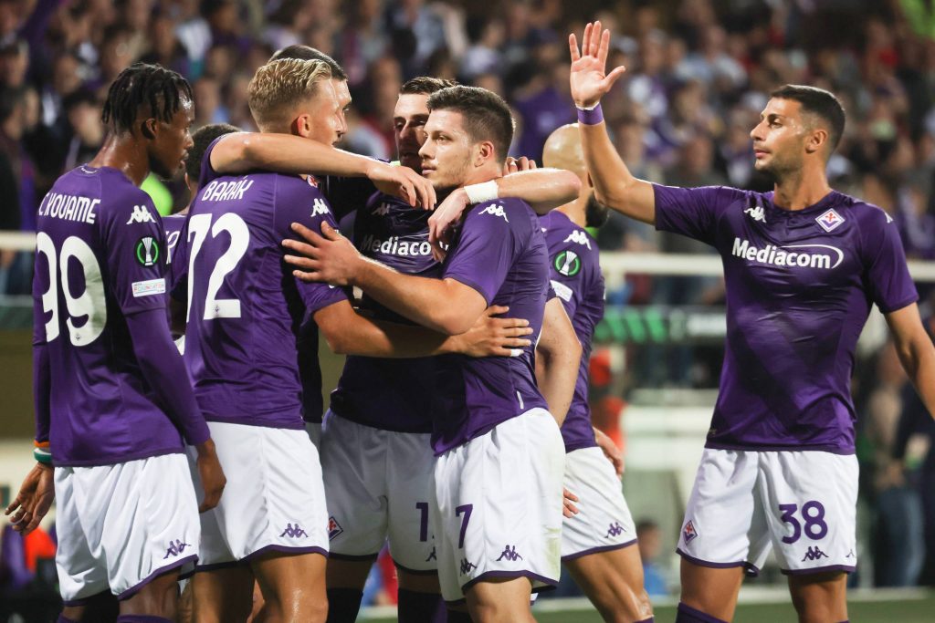 FIORENTINA  VS ISTAMBUL BASAKSEHIR