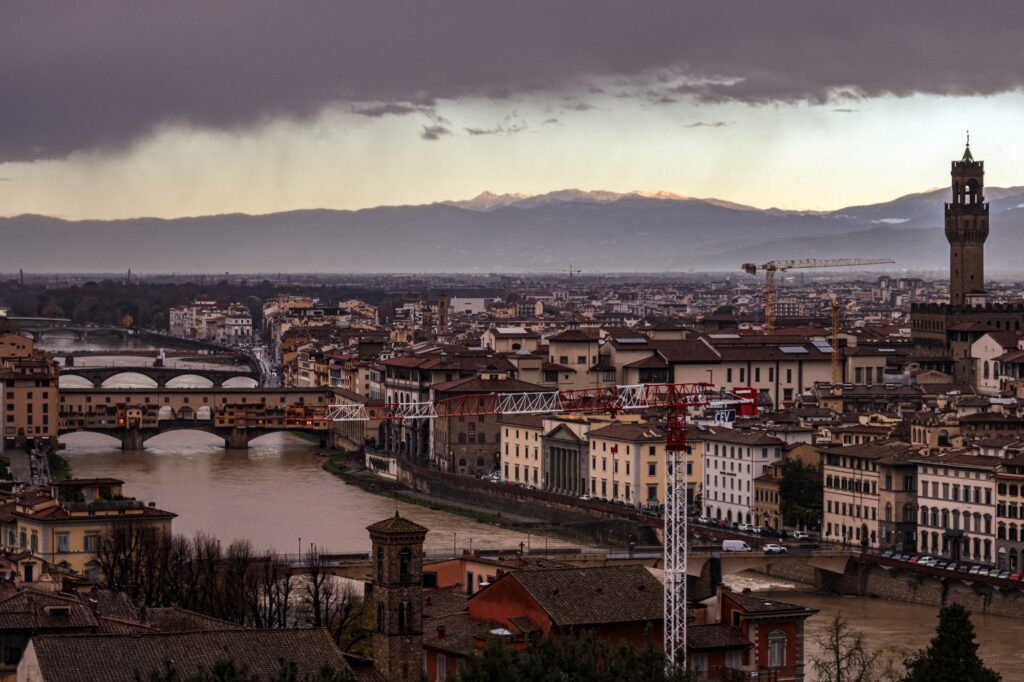 FIRENZE VEDUTE DAL PIAZZALE MICHELANGELO CENTRO STORICO MALTEMPO INVERNO PONTE VECCHIO DUOMO PALAZZO DELLA SIGNORIA
