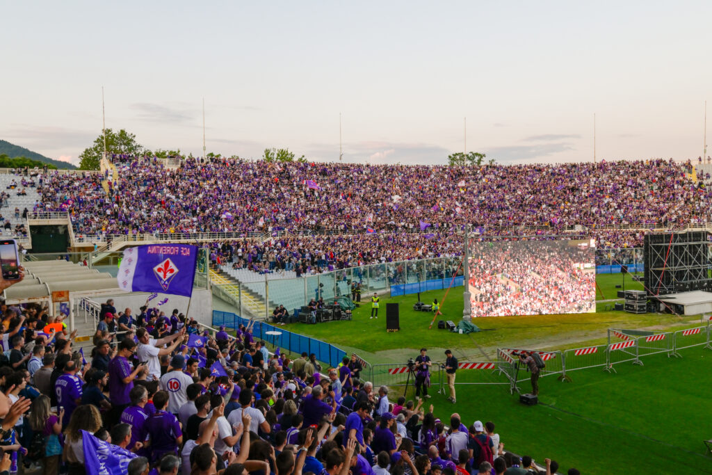 FIRENZE STADIO ARTEMIO FRANCHI TIFOSI ALLO STADIO PER VEDERE LA PARTITA FINALE DI CONFERENCE LEAGUE FIORENTINA VS WEST HAM A PRAGA