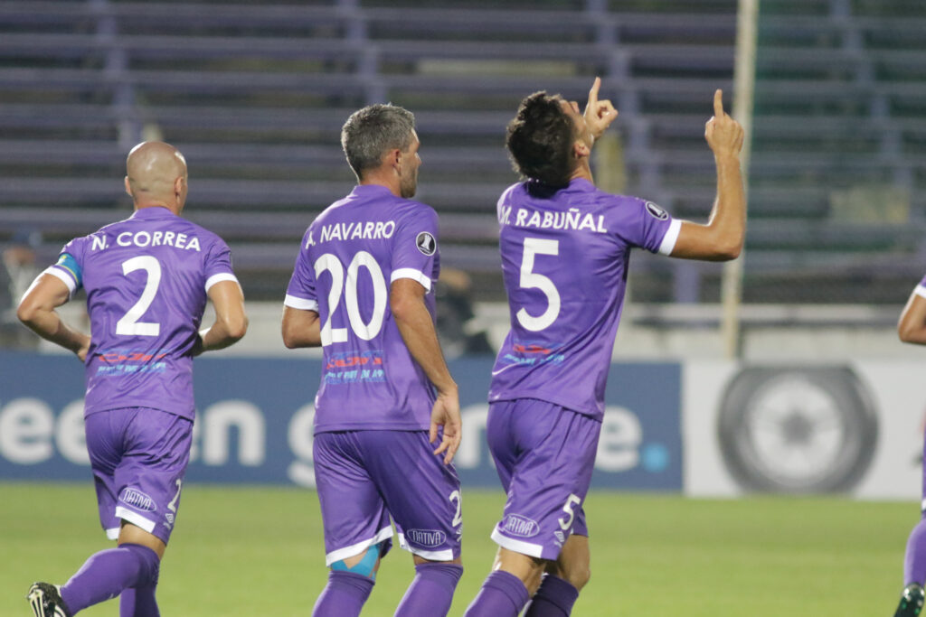 Defensor Sporting v Bolivar - Copa CONMEBOL Libertadores 2018/19