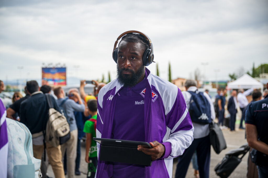 Nzola LA FIORENTINA E' PARTITA DALL'AEROPORTO DI PERETOLA DIREZIONE GENK IN VISTA DELLA PRIMA PARTITA DELLA FASE A GIRONI DELLA CONFERENCE LEAGUE