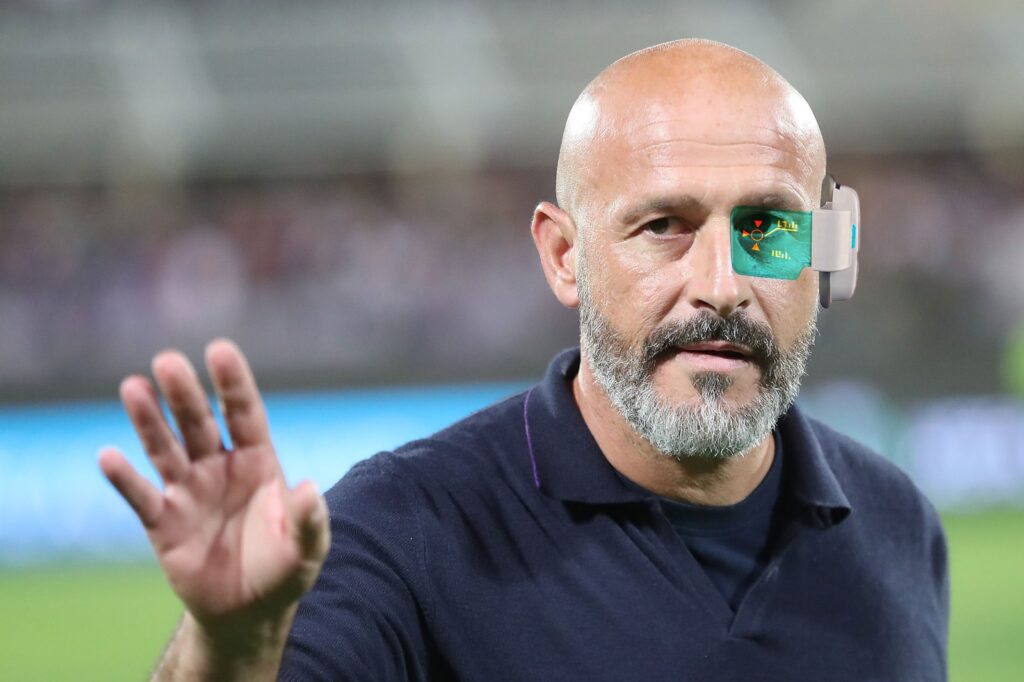Italiano scouter viola