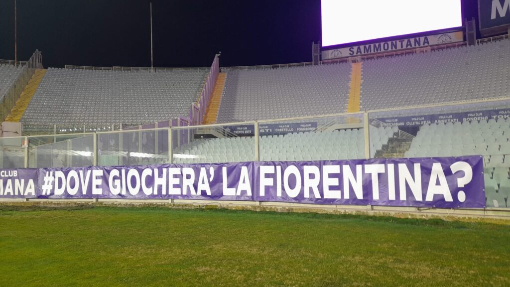 striscione franchi - dove giocherà la Fiorentina