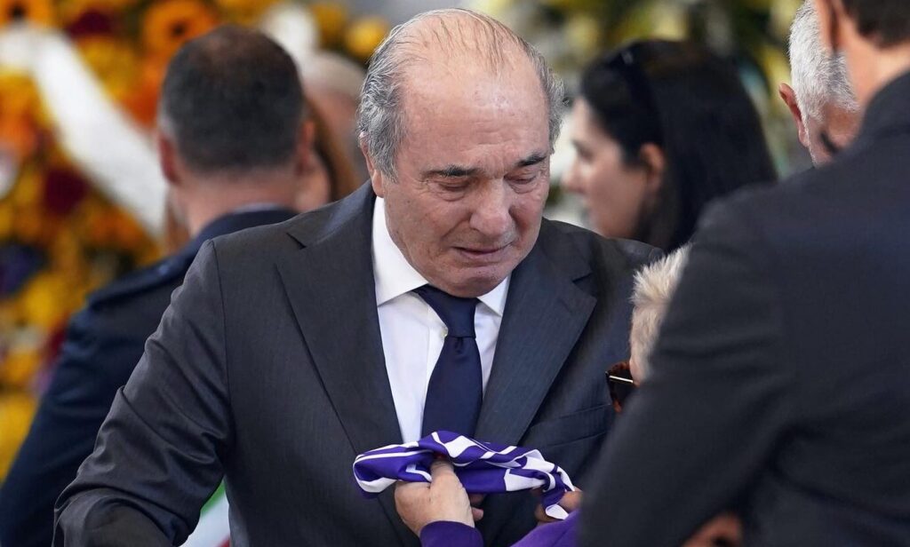 Commisso piange - tifosi