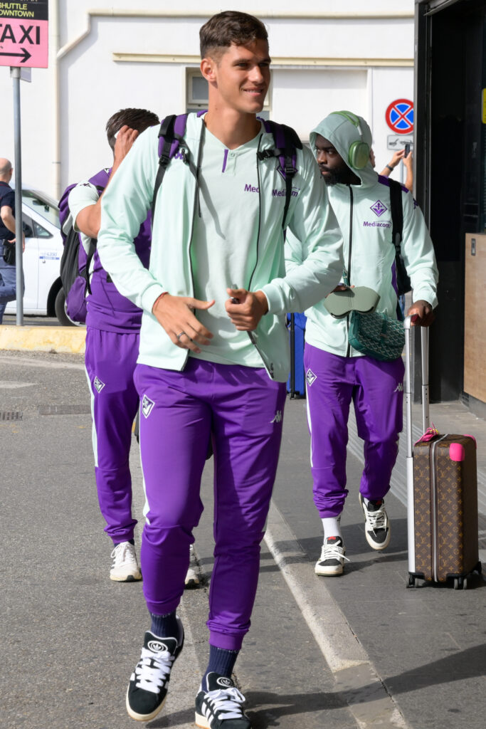 FIRENZE LA FIORENTINA E' PARTITA DALL'AEROPORTO DI PERERTOLA PER L'INGHILTERRA DOVE SI SVOLGERA' LA SECONDA PARTE DEL RITIRO ESTIVO