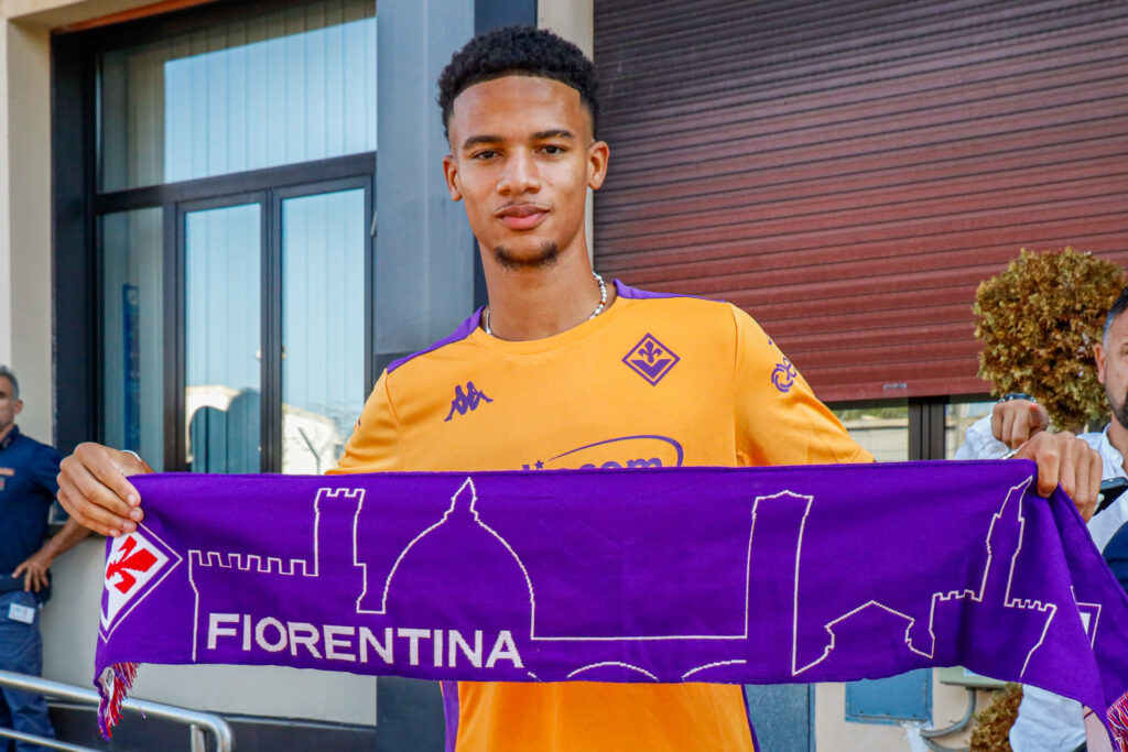 FIRENZE AEROPORTO AMERIGO VESPUCCI PERETOLA ARRIVO A FIRENZE DEL NUOVO GIOCATORE DELLA FIORENTINA AMIR RICHARDSON