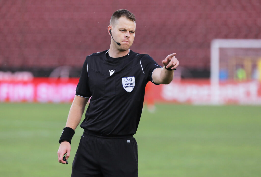 Yigal Frid arbitro israeliano