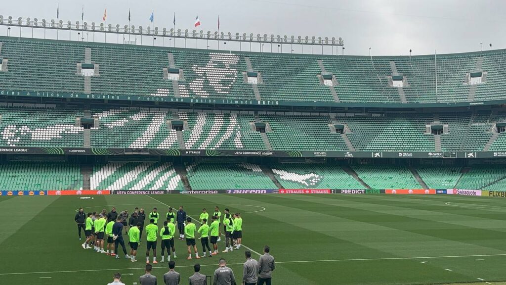 rifinitura betis stadio Villamarin