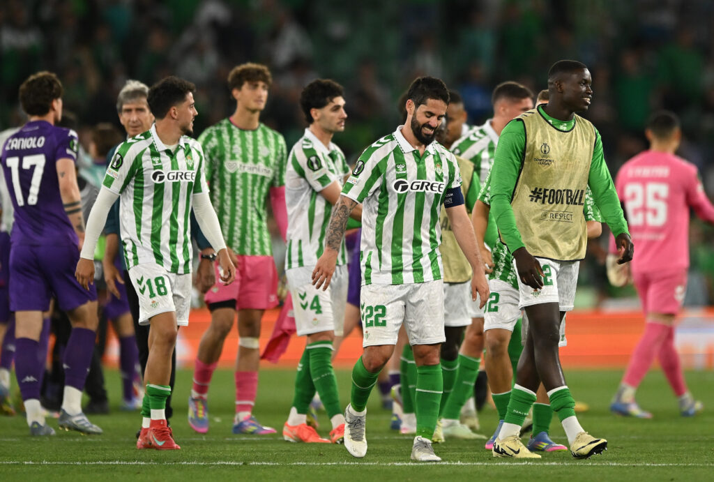Real Betis Balompie v ACF Fiorentina - UEFA Conference League 2024/25 Semi Final First Leg