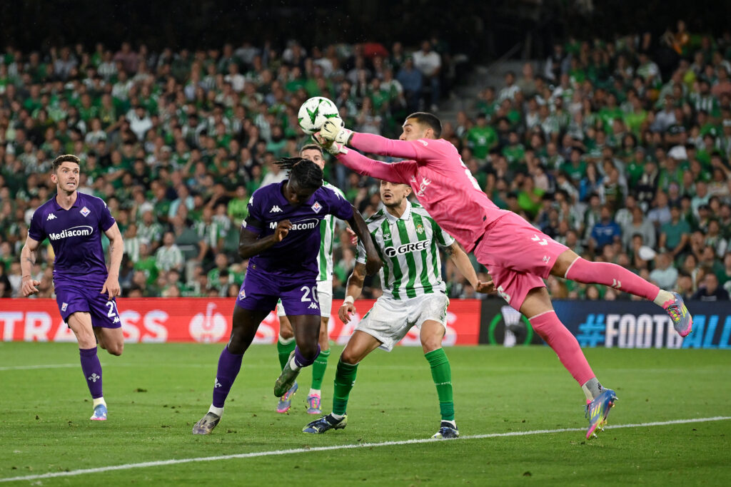 Real Betis Balompie v ACF Fiorentina - UEFA Conference League 2024/25 Semi Final First Leg