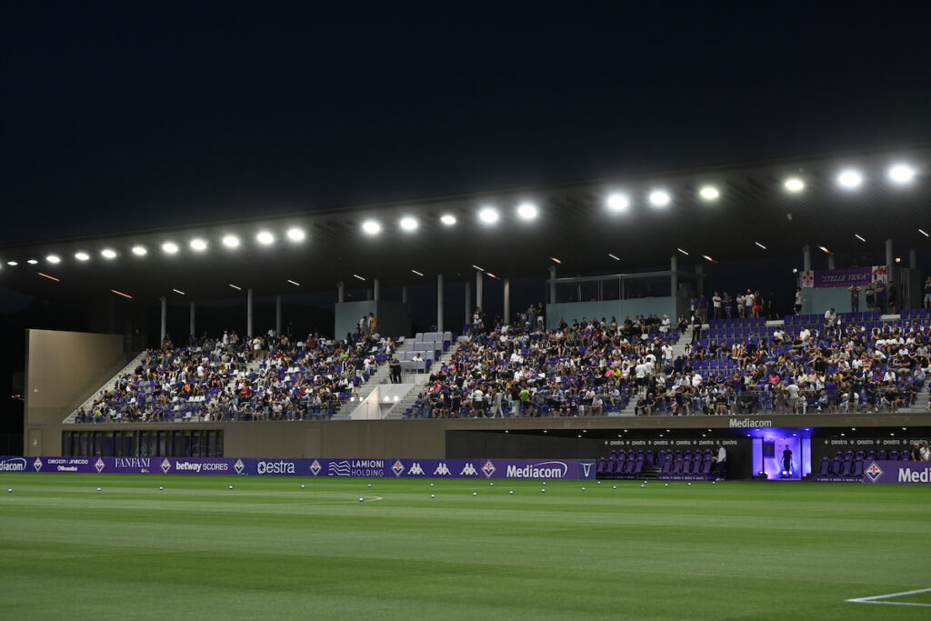 Viola Carpet ministadio viola Park notturna
