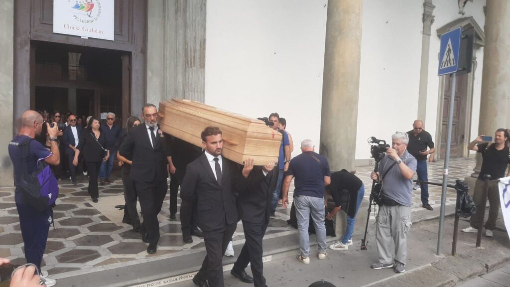 Celeste Pin Funerale