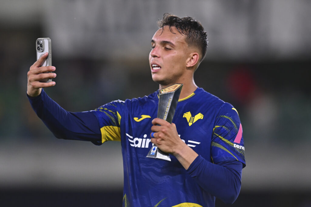 Giovane attaccante Hellas