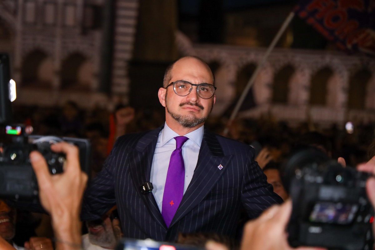 FIRENZE CORTEO DEI TIFOSI DELLA FIORENTINA PER LE VIE DEL CENTRO IN OCCASIONE DEL CENTENARIO DEL CLUB