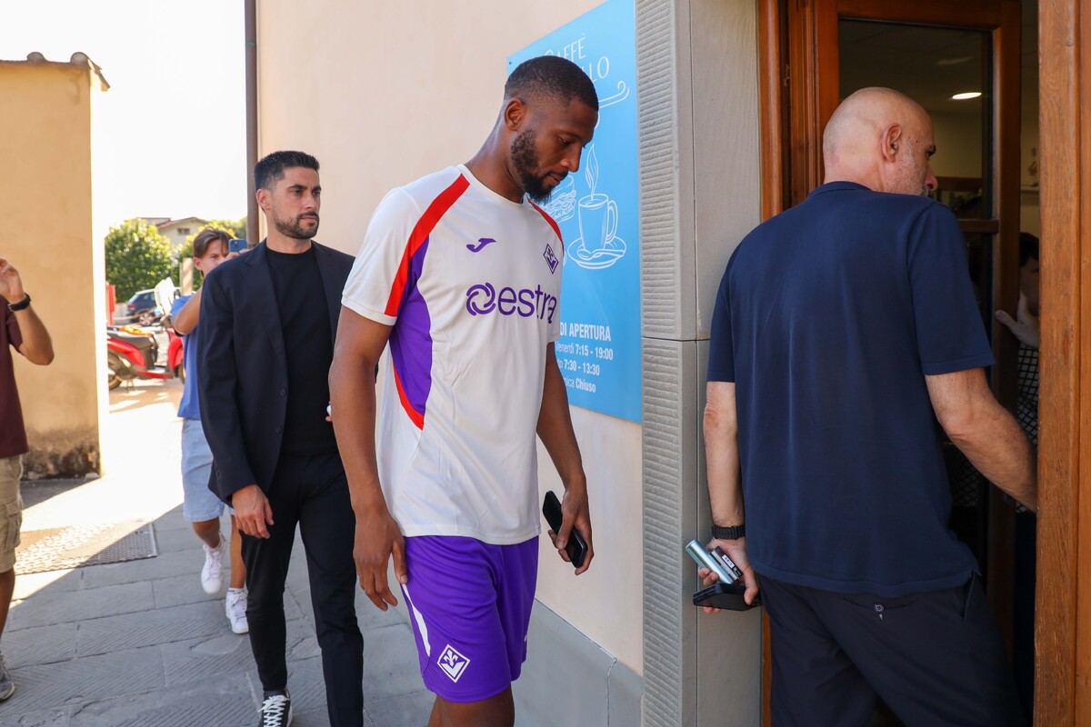 SESTO FIORENTINO VILLA DONATELLO VISITE MEDICHE DEL NUOVO GIOCATORE DELLA FIORENTINA BETO