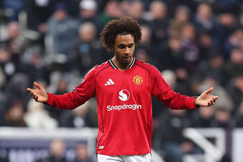 Newcastle United v Manchester United - Premier League