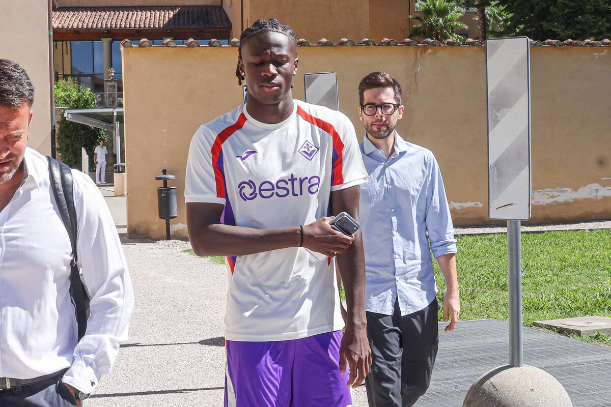 SESTO FIORENTINO VILLA DONATELLO VISITE MEDICHE DEL NUOVO GIOCATORE DELLA FIORENTINA ALIEU NJIEU