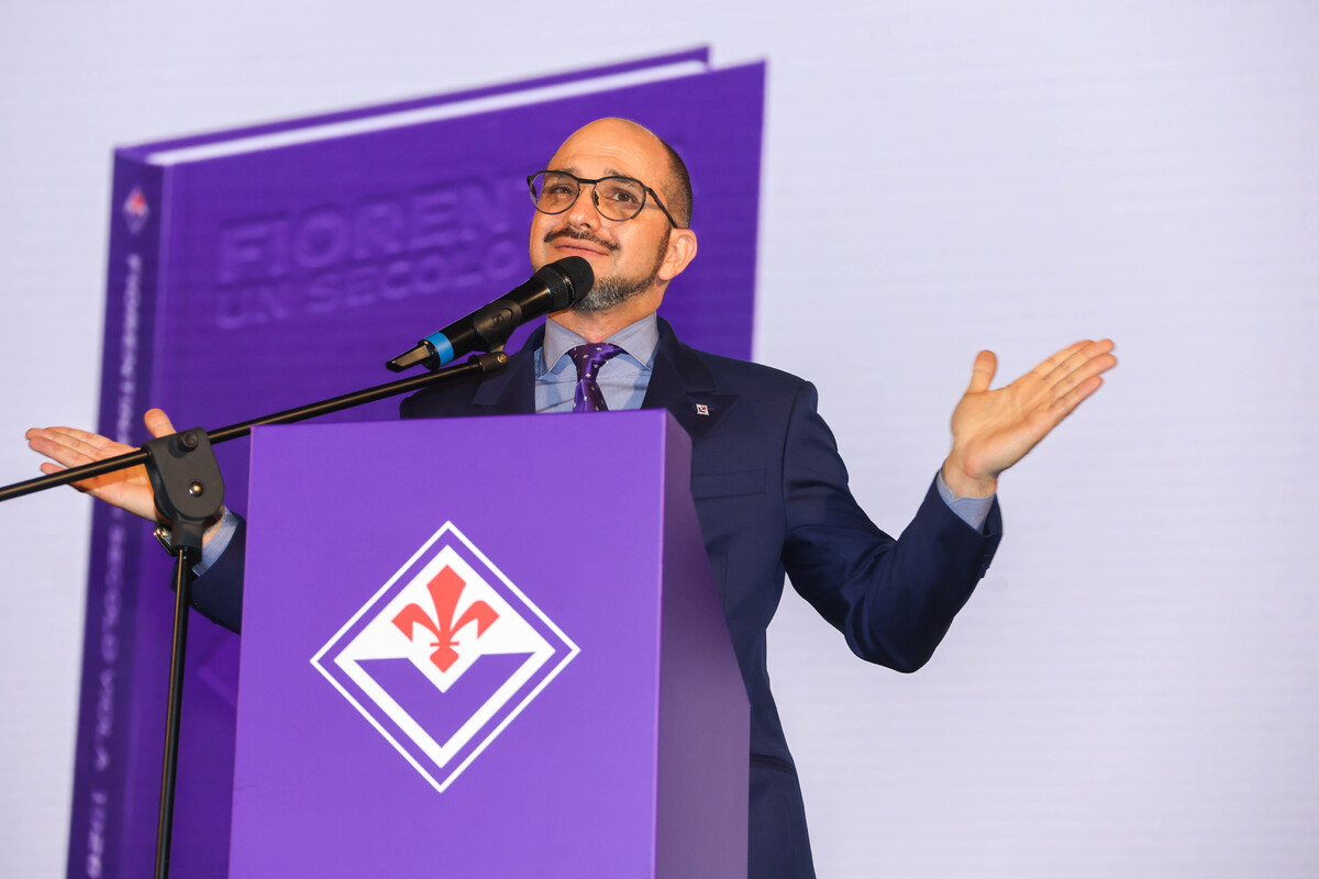 FIRENZE CINEMA LIBRERIA ODEON PRESENTAZIONE DEL LIBRO PER IL CENTENARIO DELLA FIORENTINA UN SECOLO VIOLA