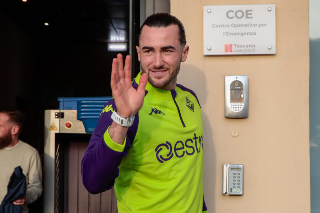 FIRENZE AEROPORTO AMERIGO VESPUCCI PERETOLA ARRIVO DEL NUOVO GIOCATORE DELLA FIORENTINA JACK HARRISON